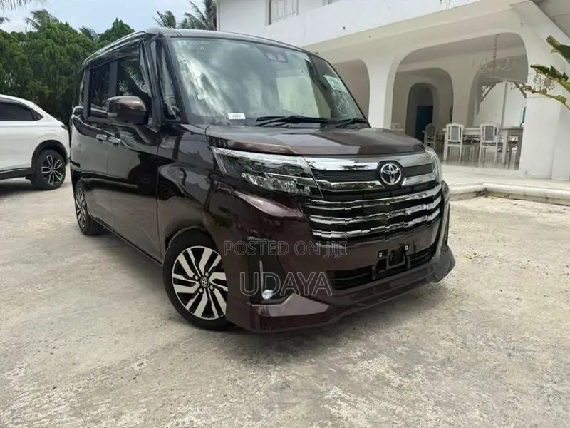 Toyota Roomy Custom G 2025