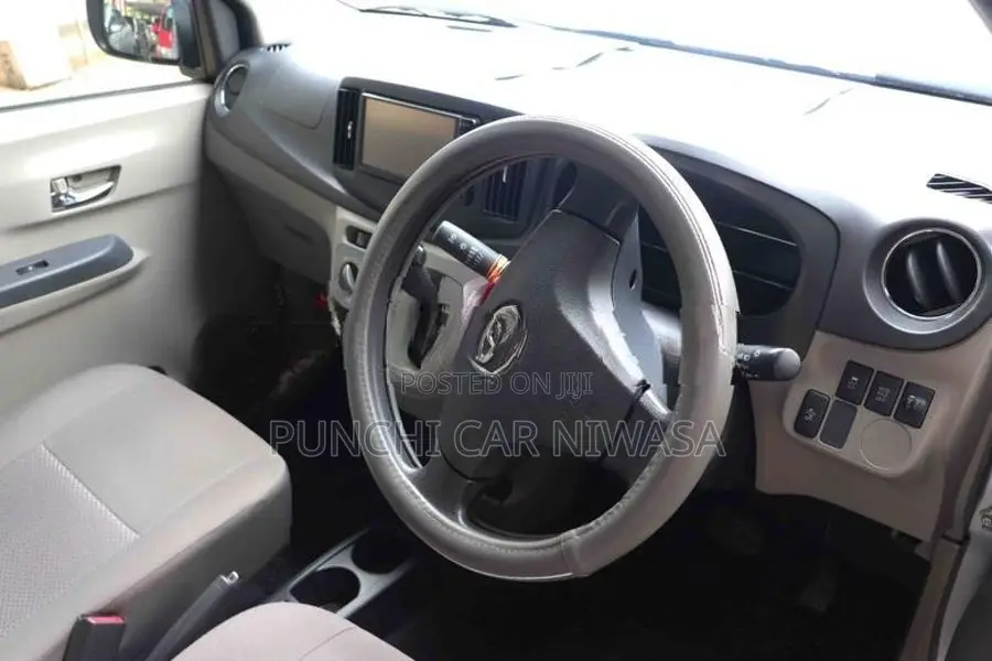 Toyota Pixis 2015