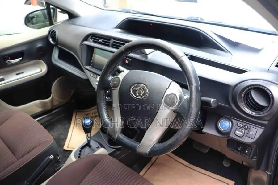 Toyota Aqua 2013