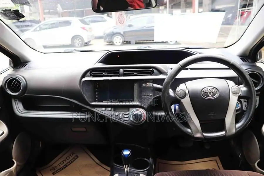Toyota Aqua 2013