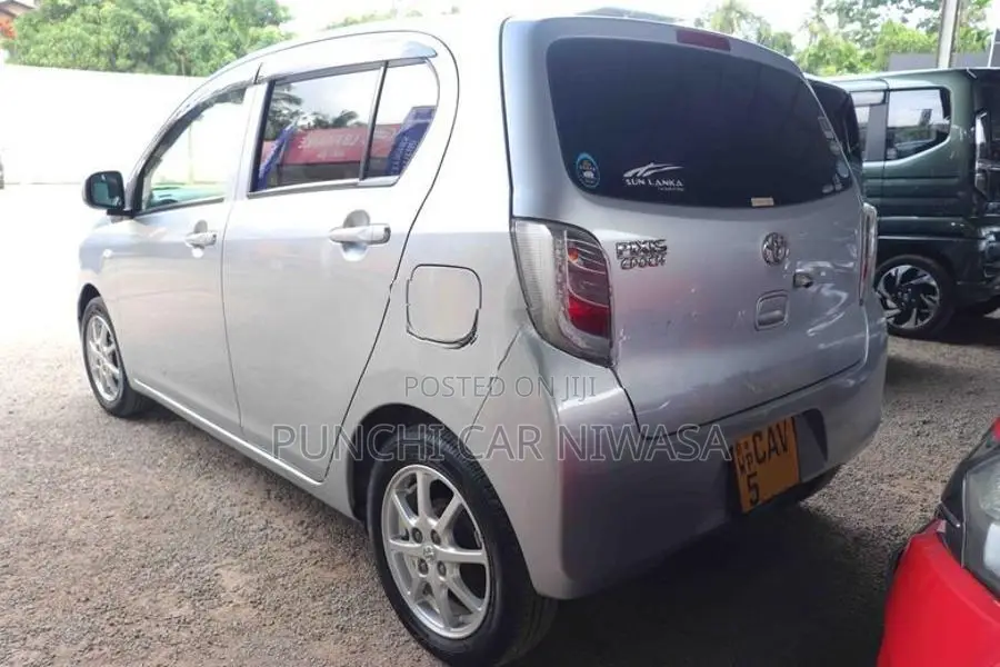 Toyota Pixis 2015