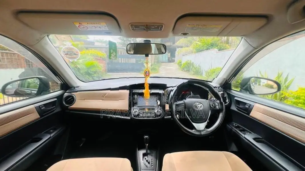 Toyota Axio 2015