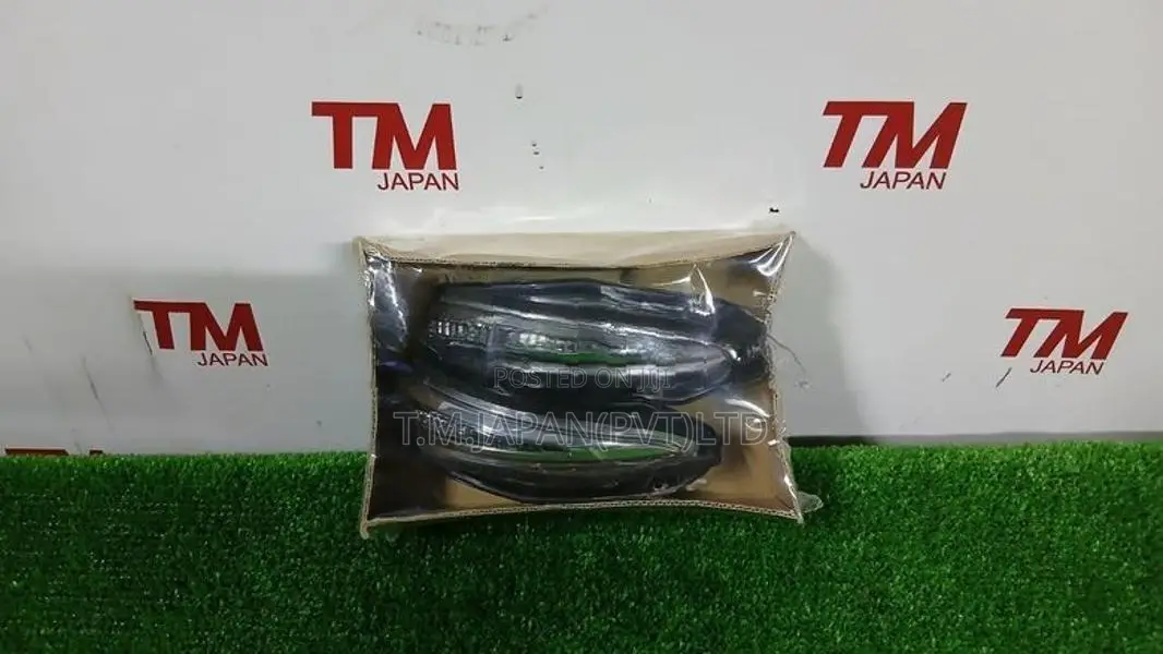 Toyota Voxy Harrier XU60 ZWR 80 Side Mirror Winker Light