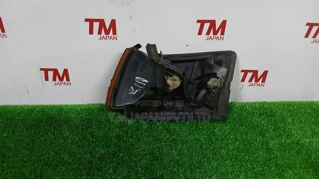Nissan Sunny N13 Parking Light