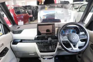 Mitsubishi eK Space 2025