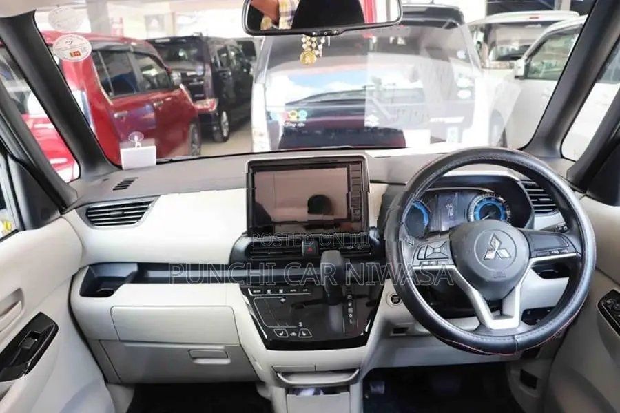 Mitsubishi eK Space 2025