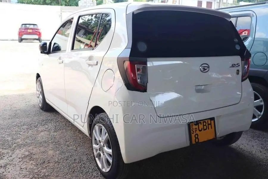 Daihatsu Mira 2017