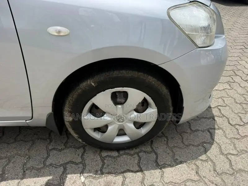 Toyota Yaris KCP 92 2011