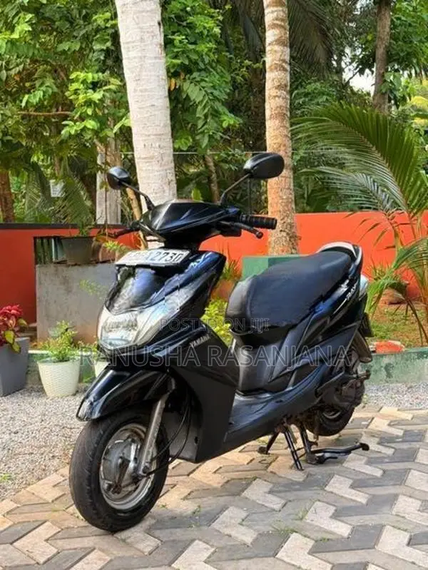 Yamaha Ray 2015