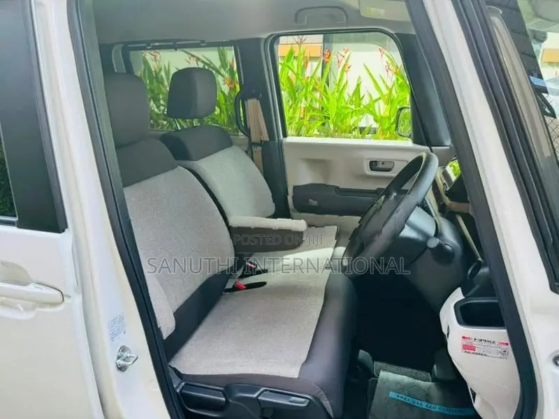 Honda N-Box N Box Custom 2024