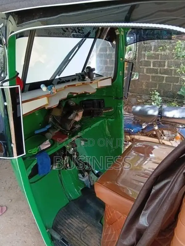 Bajaj RE 2009