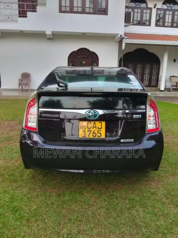 Toyota Prius 2014 Car (Used)
