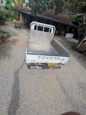 Toyota Dyna 1996 Crew Cab (Used)