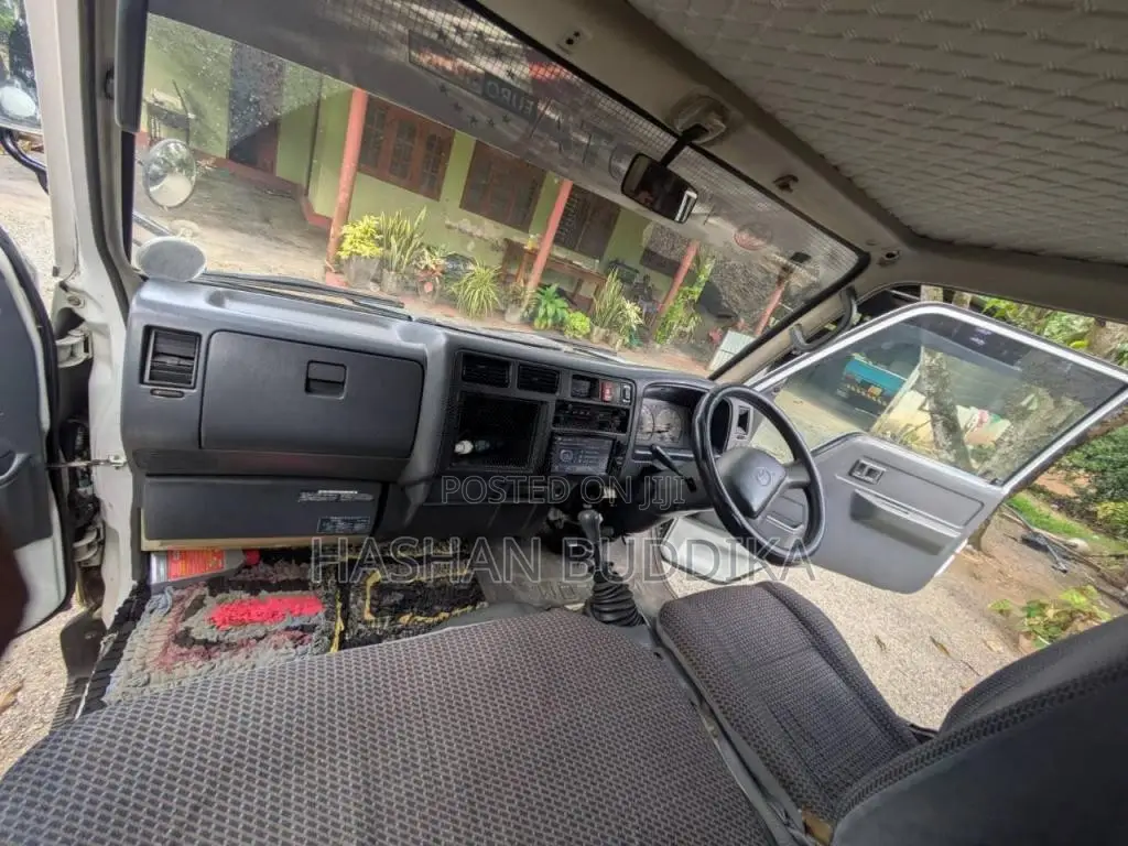 Toyota Dyna 1996 Crew Cab (Used)