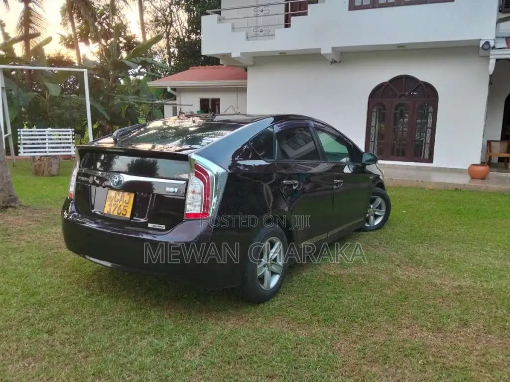 Toyota Prius 2014 Car (Used)