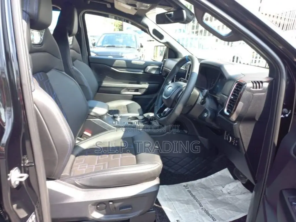 Ford MS TR 2025 Crew Cab (Used)