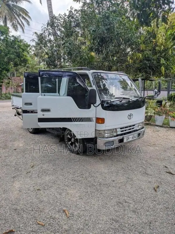 Toyota Dyna 1996 Crew Cab (Used)