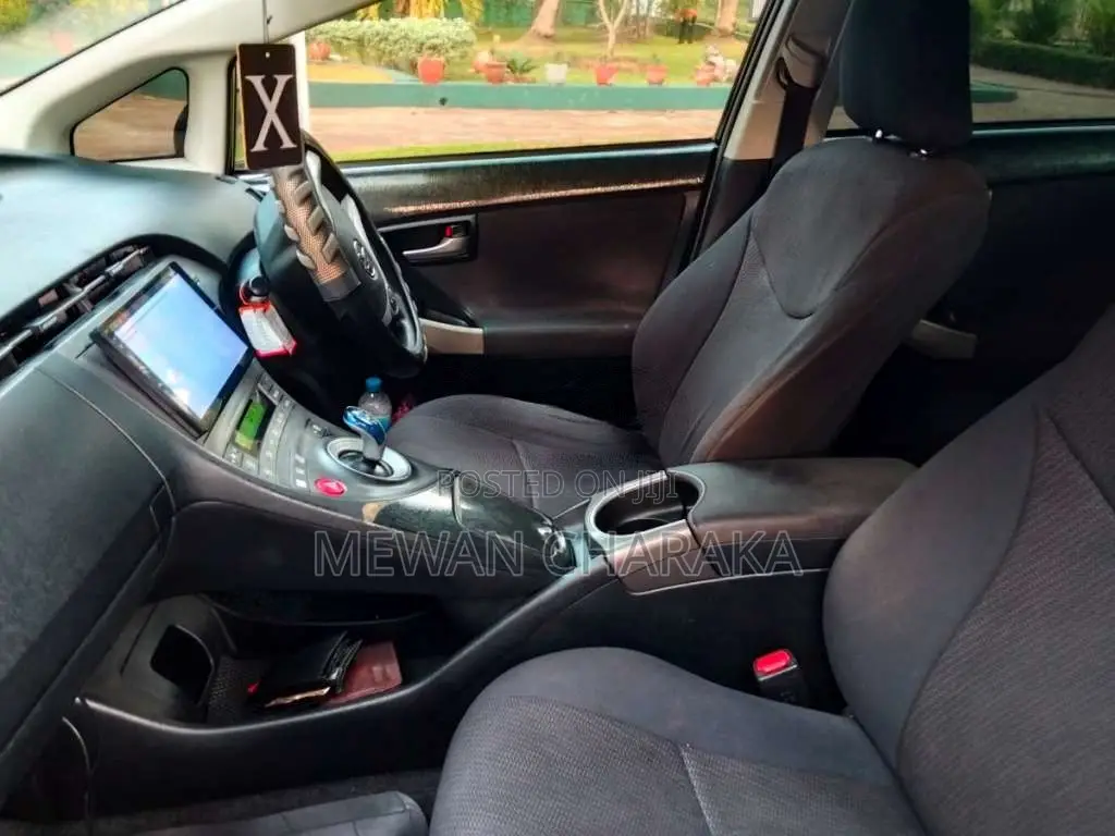 Toyota Prius 2014 Car (Used)