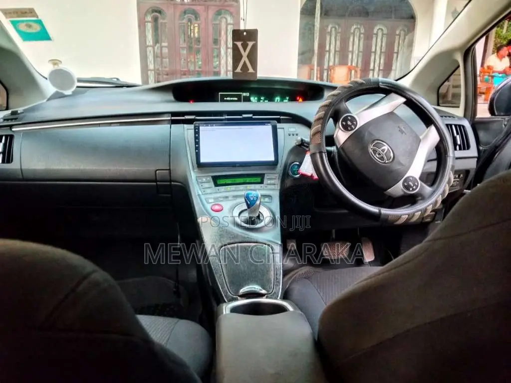 Toyota Prius 2014 Car (Used)