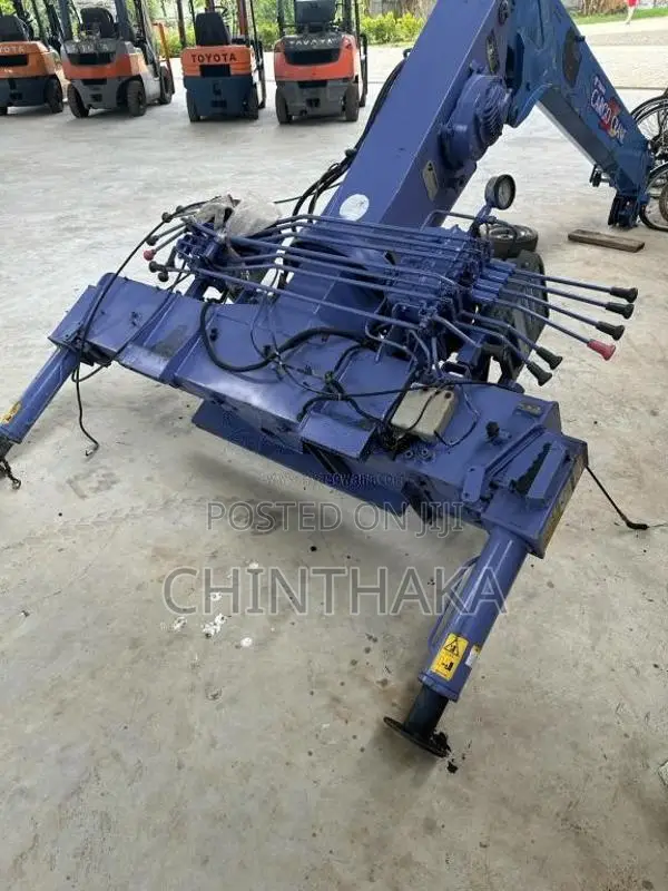 Isuzu Boom 2010 Heavy-Duty (Used)