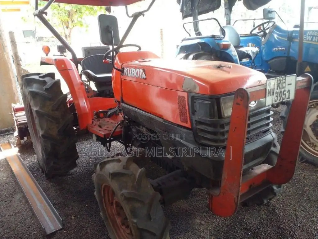 Kubota L4508 2015 Tractor (Used)