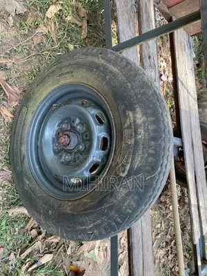 New-Holland Trailer 2004 Tractor (Used)