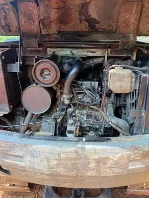 Mitsubishi MM30 2005 Heavy-Duty (Used)