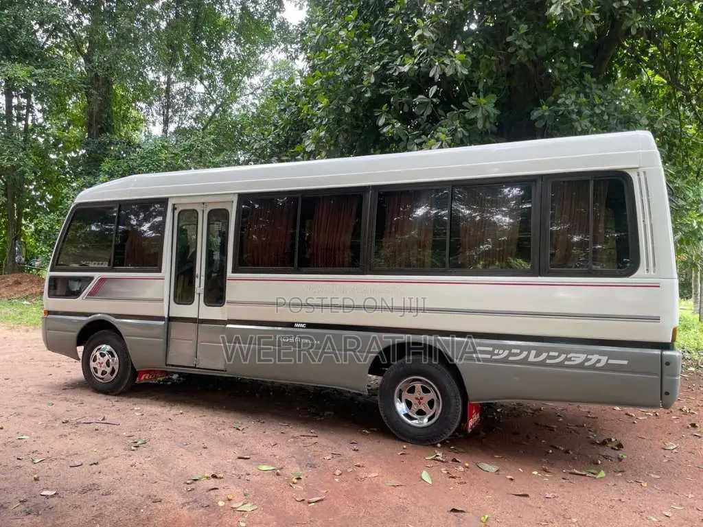 Mitsubishi Baby Rosa 1990 Bus (Used)