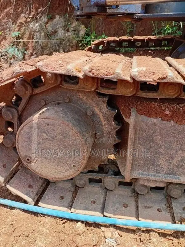 Mitsubishi MM30 2005 Heavy-Duty (Used)