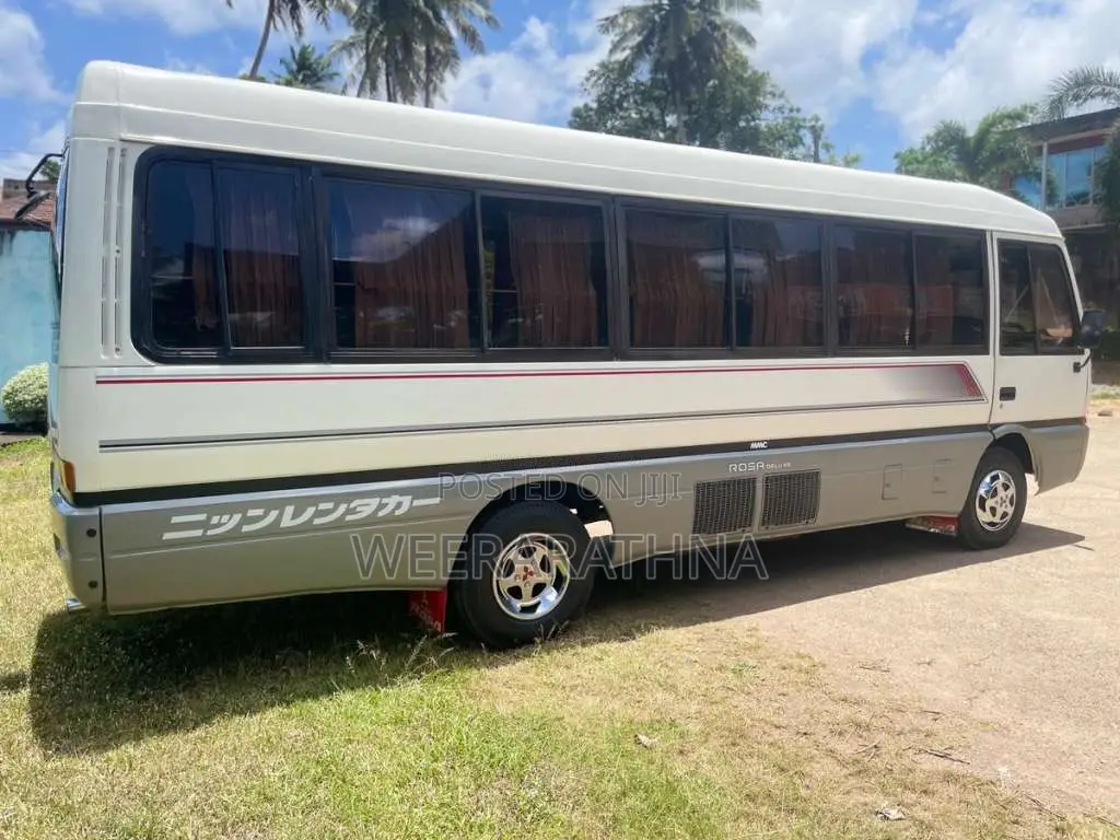 Mitsubishi Baby Rosa 1990 Bus (Used)