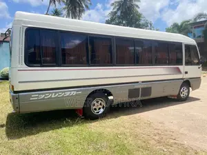 Mitsubishi Baby Rosa 1990 Bus (Used)