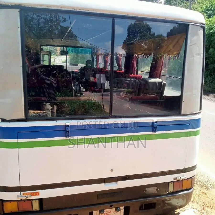 Isuzu Journey 1988 Bus (Used)