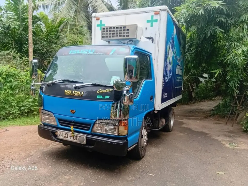 Isuzu ELF 150 2011 Lorry (Used)