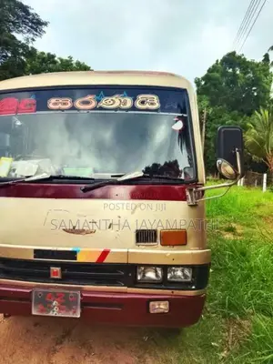 Isuzu Journey L 1989 Bus (Used)