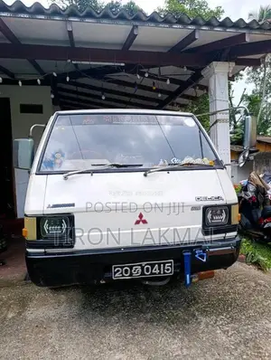 Mitsubishi Delica L300 1985 Van (Used)