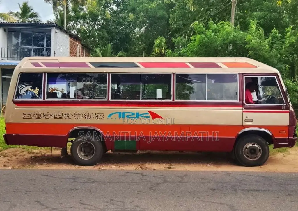 Isuzu Journey L 1989 Bus (Used)
