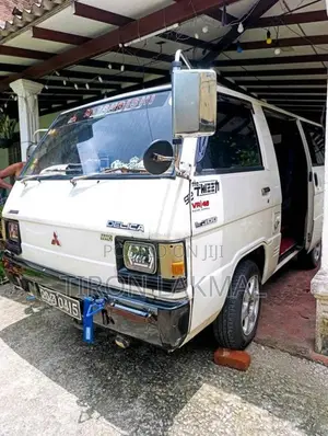 Mitsubishi Delica L300 1985 Van (Used)