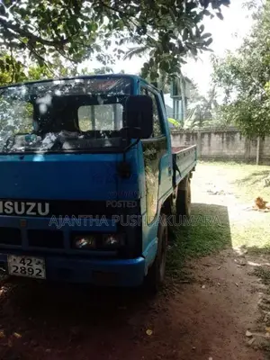 Isuzu NKR 1985 Lorry (Used)