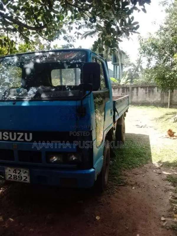 Isuzu NKR 1985 Lorry (Used)