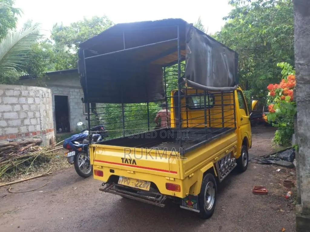 Tata Dimo Batta 2011 Lorry (Used)