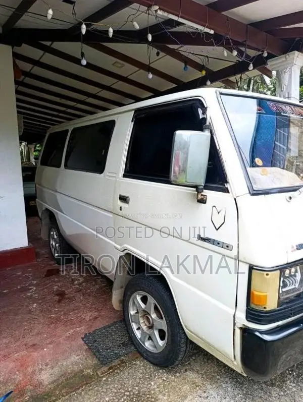 Mitsubishi Delica L300 1985 Van (Used)