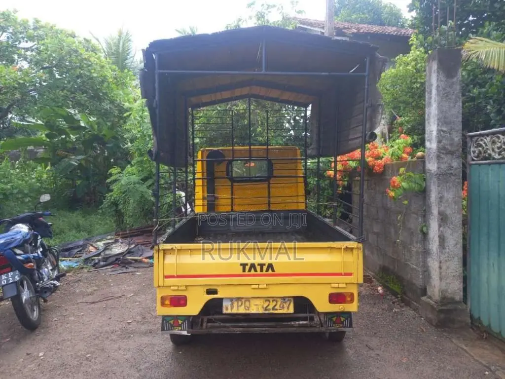 Tata Dimo Batta 2011 Lorry (Used)