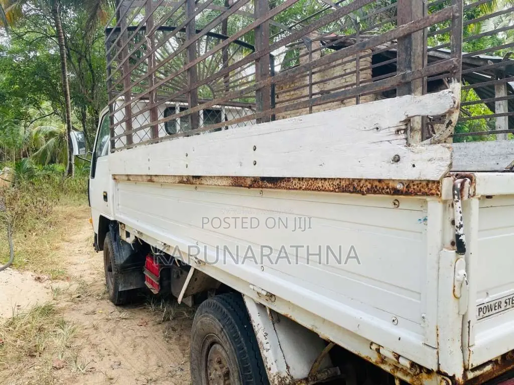 Mitsubishi Canter 1990 Lorry (Used)