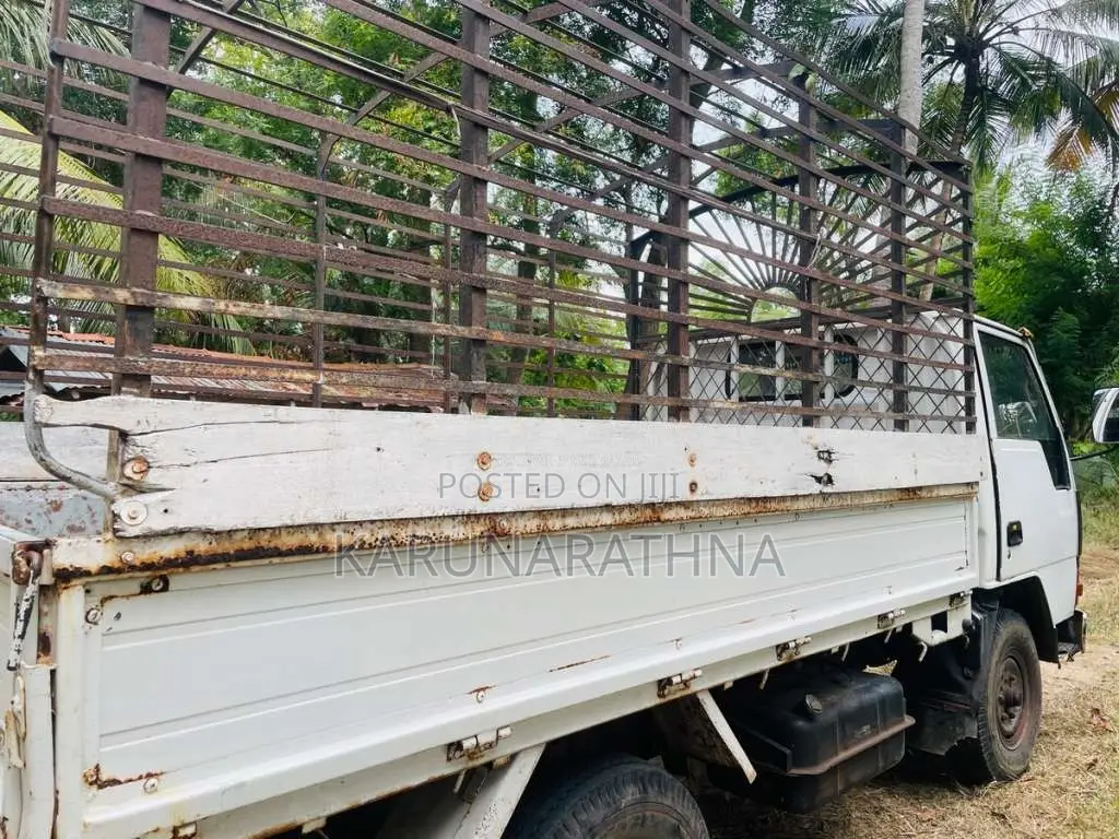 Mitsubishi Canter 1990 Lorry (Used)