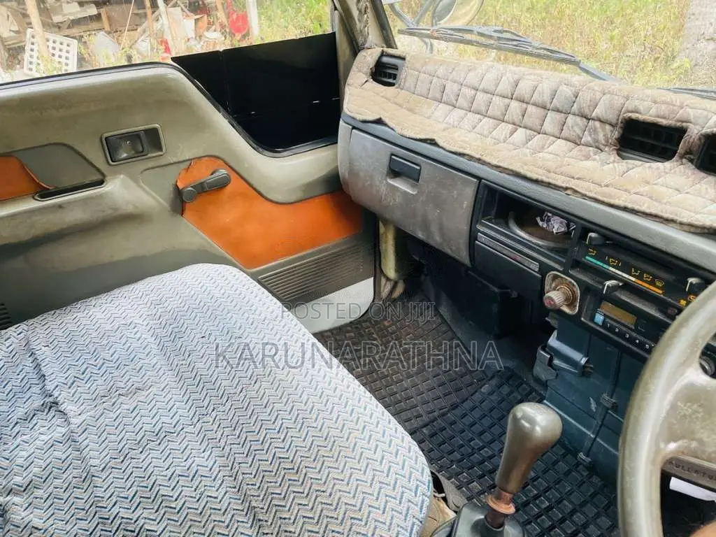 Mitsubishi Canter 1990 Lorry (Used)