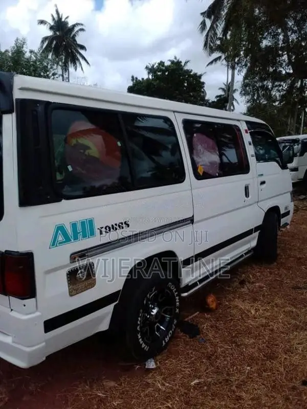 Nissan Caravan VRE 24 1993 Van (Used)