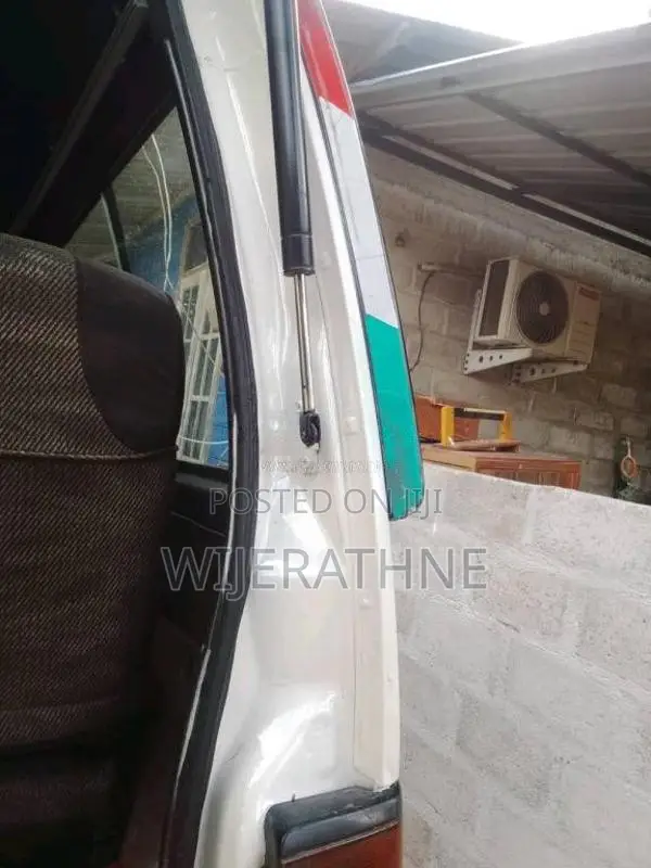 Nissan Caravan VRE 24 1993 Van (Used)