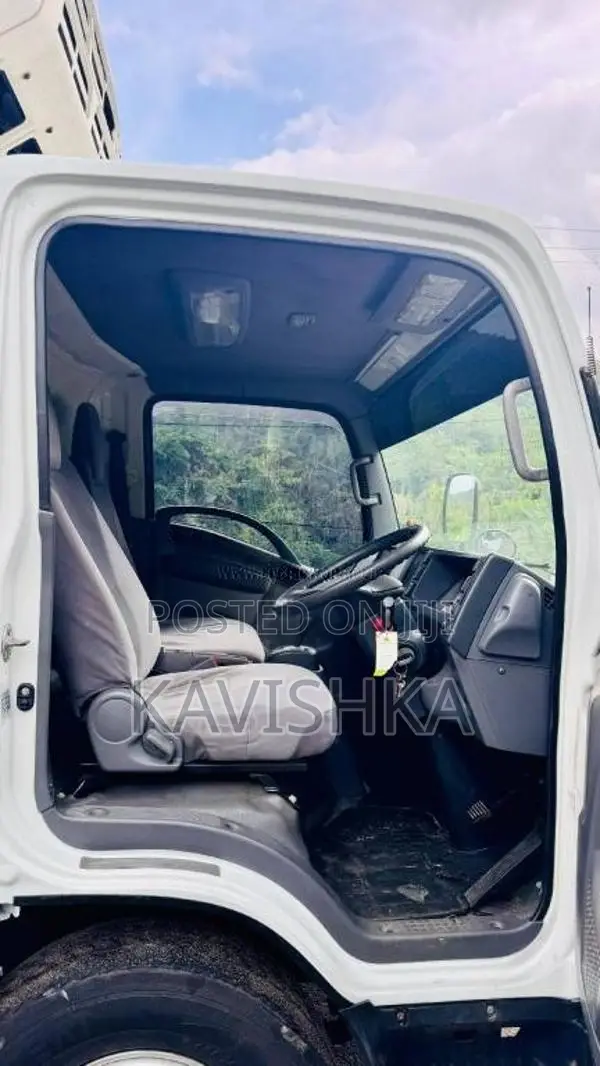 Isuzu Lorry Isuzu 2015 Lorry (Used)