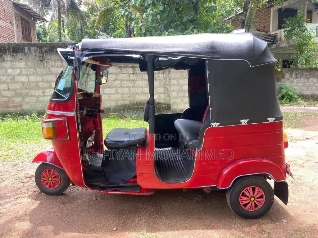 Bajaj RE 2012 Three Wheel (Used)