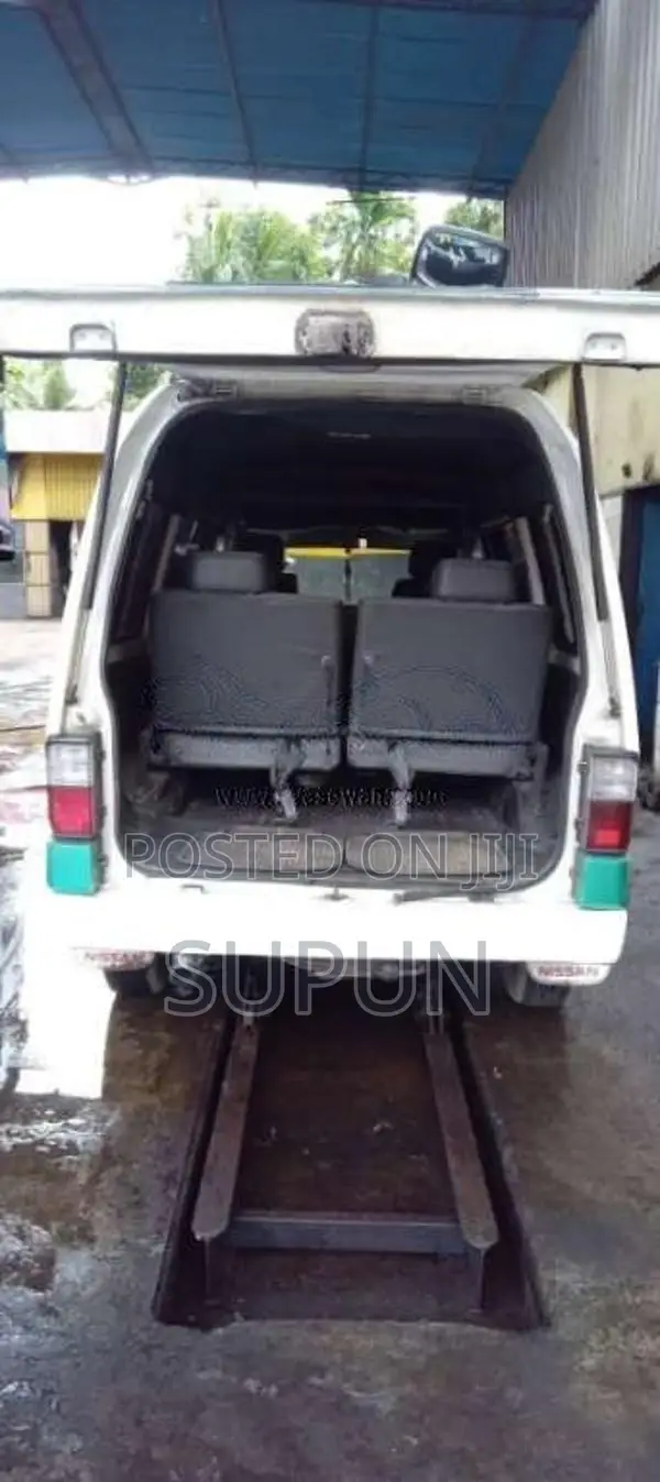 Mazda Ford Nihon 1995 Van (Used)